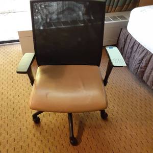 lot 890 image: Office Chair - Tan & Black