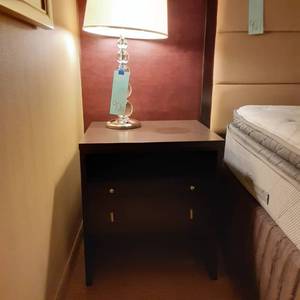 lot 906 image: Big Nightstand and Clear Bubble Table Lamp