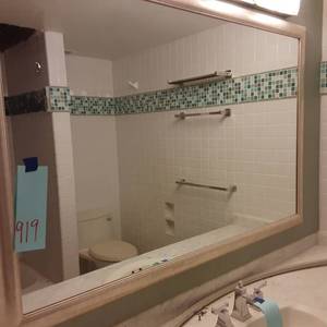 lot 919 image: Beautiful Large Mirror