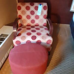 lot 953 image: Adorable Polka Dot Chair & Ottoman