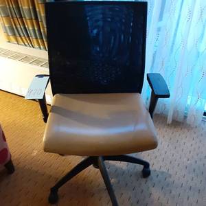 lot 970 image: Office Chair - Tan & Black