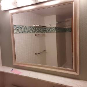 lot 1025 image: Beautiful Large Mirror