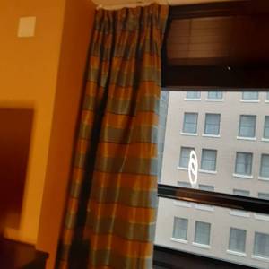 lot 519 image: Room Darkening Window Dressing