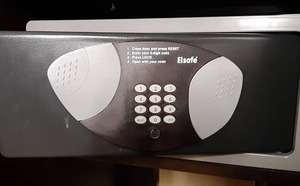 lot 517 image: Small Elsafe Safe