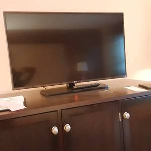 lot 545 image: LG 42LV570H TV Flat Screen 