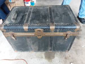 Vintage Eatonia Trunk With Insert 36x21x22