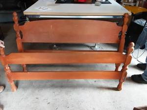 Vintage Wood Full Size Bed With Metal Rails
