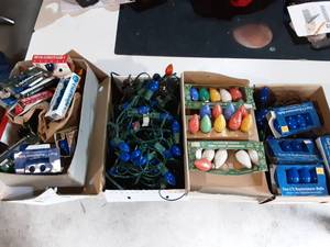 Lot Of Vintage c-9 Outdoor Light Strings & Bulbs