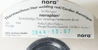 Bond for flooring