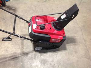 HONDA HS 720 SNOW BLOWER NOT USED GOOD WORKING CONDITION