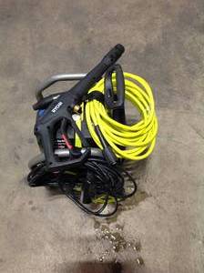 2000 PSI 1.2 GPM Cold Water Electric Pressure Washer tested and working
