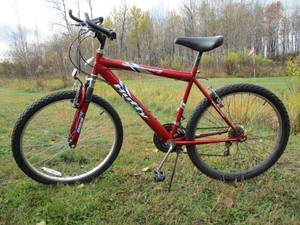 lot 5 image: Huffy Stone Mountain Bicycle