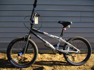 lot 28 image: Kent Ambush FS-20 Bicycle
