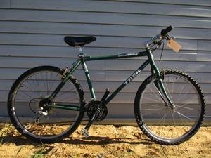 lot 29 image: Trek Single X Tracker 930 Bicycle