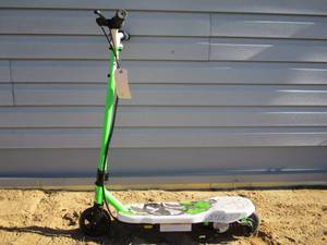 lot 30 image: SURGE Motorized Scooter