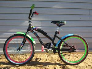 lot 33 image: Little Miss Matched Bicycle