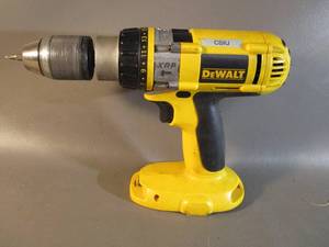 lot 24 image: Dewalt Cordless Drill Driver