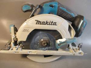 lot 44 image: Makita Circular Saw