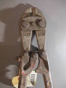 lot 49 image: 2 Pairs of Bolt Cutters and One Pry Bar