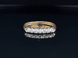 Diamond Single Row Knife-Edged Band Estate Ring in 14k Yellow Gold