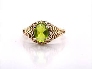 Vintage Oval Peridot Solitaire Filigree Estate Ring in 10K Yellow Gold
