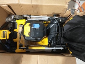 DEWALT 21.5 in. 20-Volt MAX Lithium-Ion Cordless Battery Walk Behind Self Propelled Mower