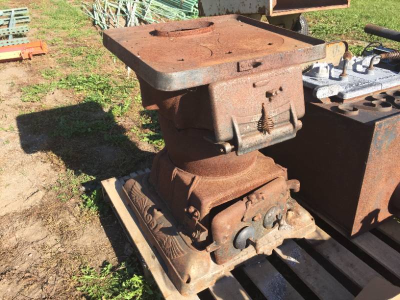 Antique Estate Caboose Railroad Wood/Coal Stove | Chainsaws - Paint  Sprayers - Woodstoves - Pallet Racking - Tools - CNG Tanks - Electric  Motors - PetzL Climbing Gear - Kitchen Appliances | K-BID