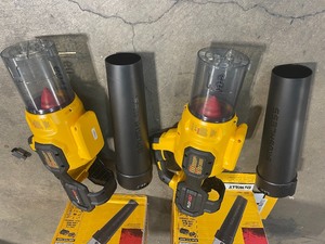 Lot of 2 DEWALT 125 MPH 600 CFM FLEXVOLT 60V MAX Lithium-Ion Cordless Axial Blower  tool only in lime new condition