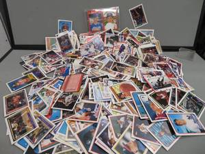 lot 26 image: COLLECTABLE CARDS
