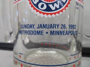 lot 126 image: 2 SUPER BOWL XXVI HUGE BEER MUGS