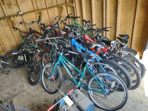 lot 64 image: (17) Bicycles...
