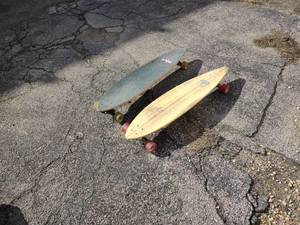 lot 65 image: (2) Skateboards...