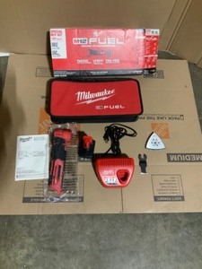 Milwaukee M12 FUEL 12-Volt Lithium-Ion Cordless Oscillating Multi-Tool Kit with 4.0 Ah Battery, Charger, Accessories and Tool Bag. See Pictures
