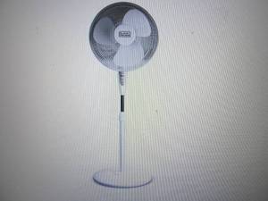 BLACK&DECKER 18 Pedestal Fan with ...