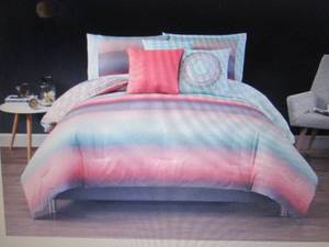 Avondale Manor Cypress 10-Pc. Bed S...
