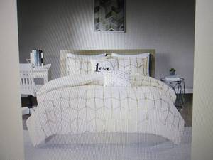 ntelligent Design Khloe Metallic 5-...