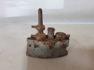 lot 4 image: Vintage Cast Iron Maine Battle Ship Coin Bank GN-88