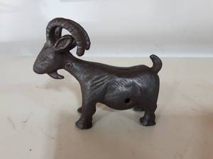 lot 8 image: Rare Vintage Cast Iron Mountain Billy Goat Coin Bank 5 Tall