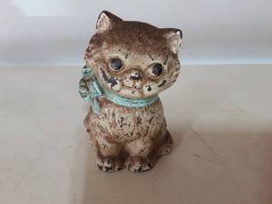 lot 10 image: Cast Iron Kitten Coin Bank 4-12 Tall