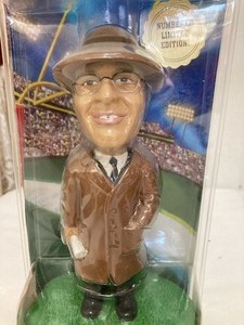 lot 221 image: Set of 5 Bobblehead Figurines