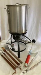 lot 233 image: Masterbuilt LP Gas Cooker