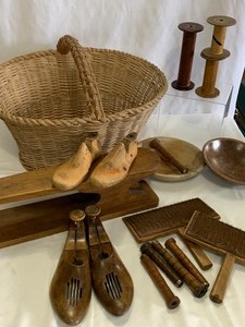 lot 172 image: Vintage Delights