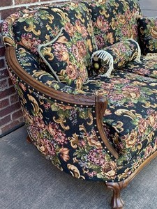 lot 39 image: Vintage Upholstered Sofa