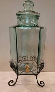 lot 61 image: Oh So Fun Beverage Serving Selection Plus