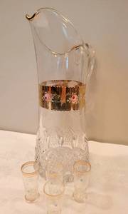 lot 53 image: Lovely Vintage Crystal Glassware and Serving Collection