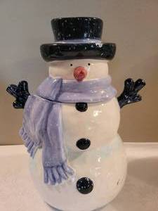 lot 93 image: CookieCandy Jar Collection Plus