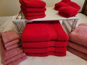 lot 96 image: Bed Tray & Towel Collection
