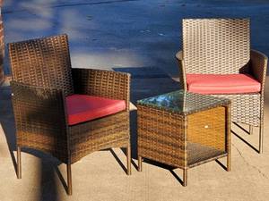 lot 119 image: (2) Chairs & Table Deck Sunroom Set