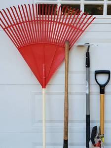 lot 132 image: Assorted Lawn  Yard Tools Lot
