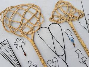 lot 147 image: Assorted Vintage Rug Beaters Lot